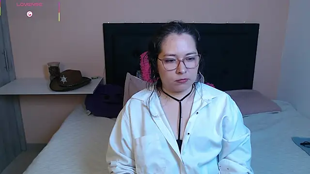 May Carlier online show from 10-21-25, 03:06