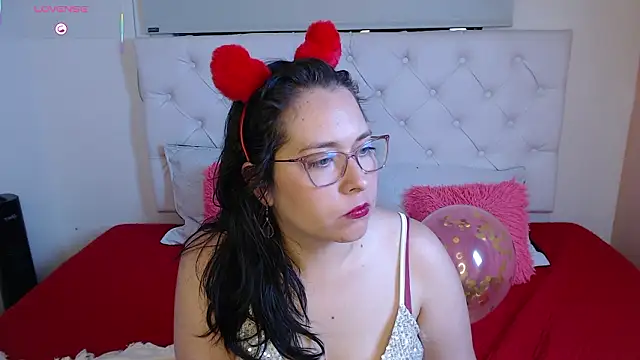 May Carlier online show from 02-12-26, 03:39