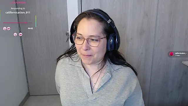 May Carlier online show from 10-18-25, 08:11