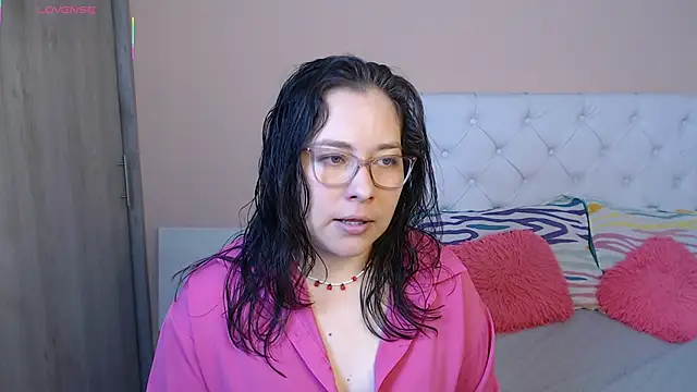 May Carlier online show from 11-29-25, 12:11