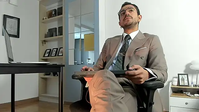 pablo-rincon95 online show from 06-02-26, 03:34