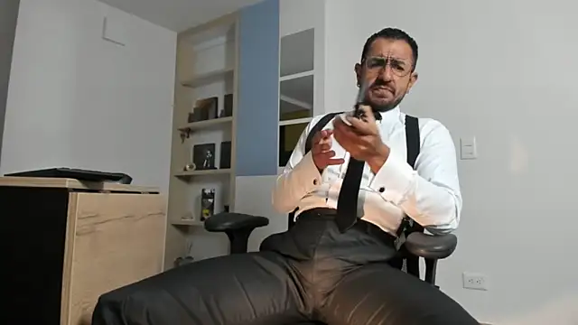 pablo-rincon95 online show from 03-10-26, 12:31