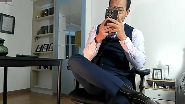 pablo-rincon95 online show from 06-10-26, 11:33