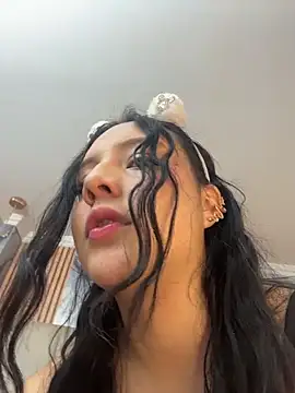 Emily Trujillo online show from 12-17-25, 06:57