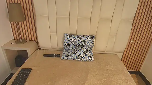 Emily Trujillo online show from 10-26-25, 10:04