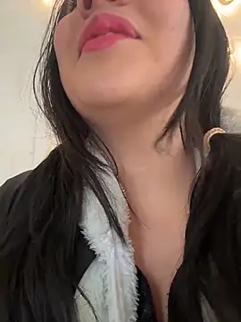 Emily Trujillo online show from 10-14-25, 06:08