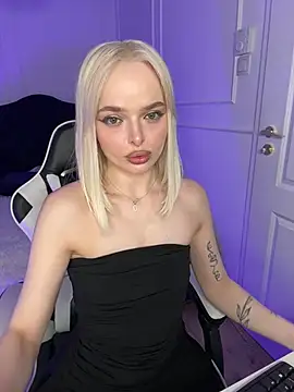 horny blondiee online show from 03-19-25, 06:34