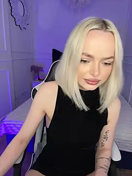 horny blondiee online show from 03-08-25, 08:44