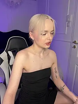 horny blondiee online show from 03-23-25, 08:15