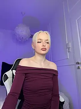 horny blondiee online show from 03-19-25, 08:23