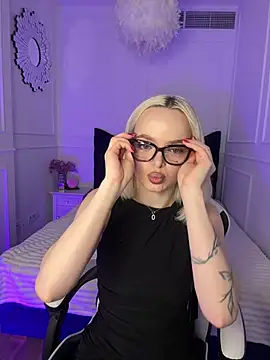 horny blondiee online show from 03-10-25, 08:28