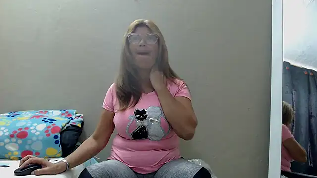 Snapshot of Aranza-Queen chatting on 03-20-25, 08:29 Aranza-Queen online show from 03-20-25, 08:29