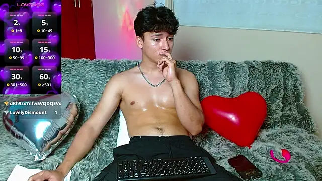 LiamEvans 0 online show from 02-15-25, 10:42