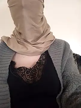 Liliiiblow online show from 12-25-24, 03:28