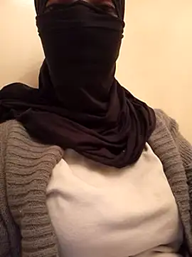 Liliiiblow online show from 12-19-24, 07:40