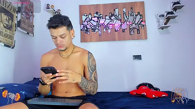 Snapshot of Friendsofeverything_ chatting on 02-10-26, 03:33 Friendsofeverything online show from 02-10-26, 03:33