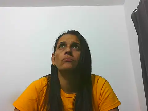 latinbrunettet online show from 04-15-26, 02:10