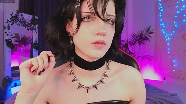 Snapshot of dark_vamp_ chatting on 01-31-25, 09:16 dark vamp  online show from 01-31-25, 09:16