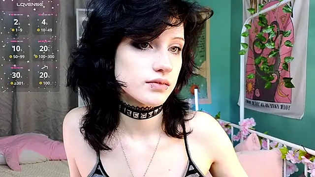 Snapshot of dark_vamp_ chatting on 10-14-25, 05:13 dark vamp  online show from 10-14-25, 05:13