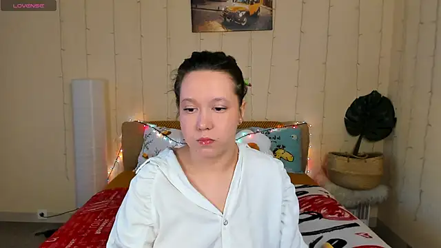 Mira Karter online show from 05-15-26, 03:59