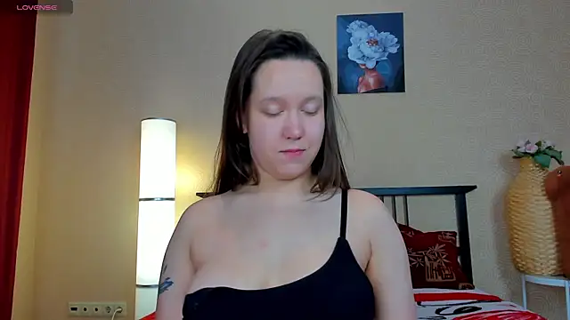 Snapshot of Mira_Karter chatting on 06-24-26, 02:32 Mira Karter online show from 06-24-26, 02:32