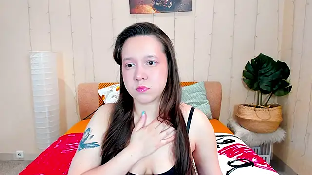 Snapshot of Mira_Karter chatting on 06-11-26, 03:47 Mira Karter online show from 06-11-26, 03:47