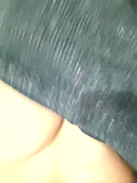 Snapshot of PeaCoooock chatting on 11-10-25, 05:29 PeaCoooock online show from 11-10-25, 05:29