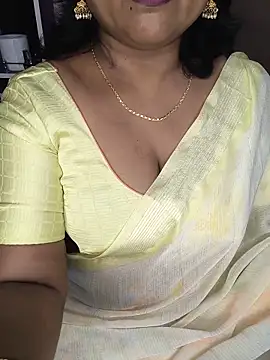 Snapshot of honey-sexy chatting on 06-18-26, 09:14 honey-sexy online show from 06-18-26, 09:14