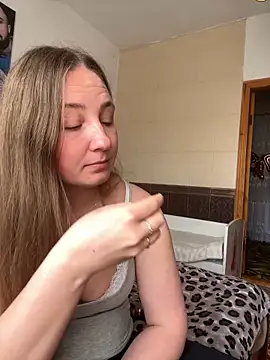 Snapshot of Joannakiss chatting on 03-27-26, 10:49 Joannakiss online show from 03-27-26, 10:49