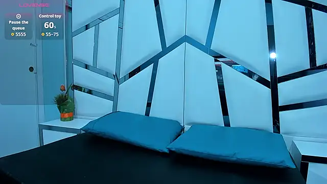 Lucy White   online show from 11-05-25, 07:39