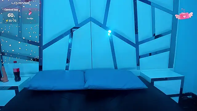 Lucy White   online show from 12-19-25, 08:00