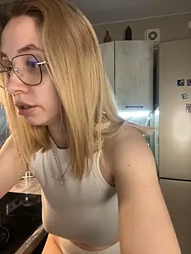 Kitty Katrine online show from 12-18-25, 03:05