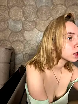 Kitty Katrine online show from 10-28-25, 12:04