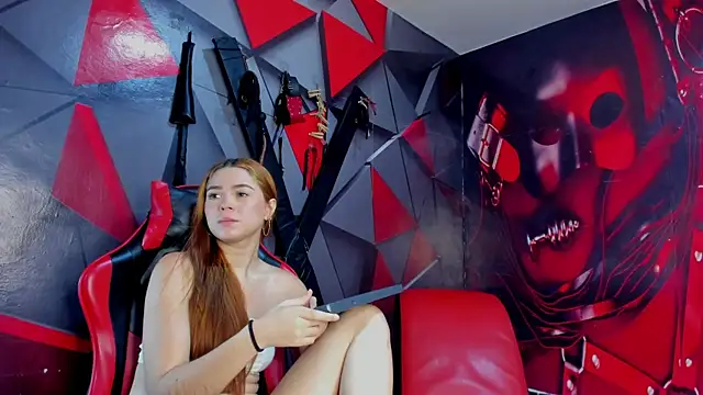 Snapshot of Hana_and_Zeta chatting on 12-17-25, 12:32 Hana and Zeta online show from 12-17-25, 12:32