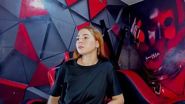 Snapshot of Hana_and_Zeta chatting on 12-20-25, 12:41 Hana and Zeta online show from 12-20-25, 12:41