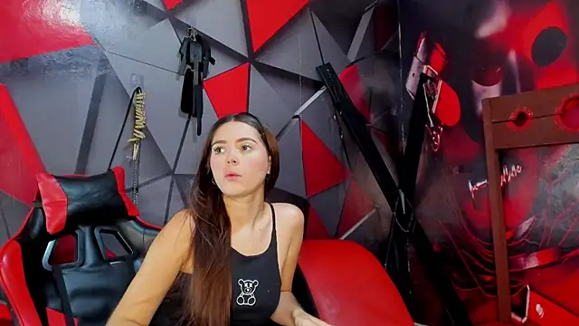 Snapshot of Hana_and_Zeta chatting on 11-04-25, 12:20 Hana and Zeta online show from 11-04-25, 12:20