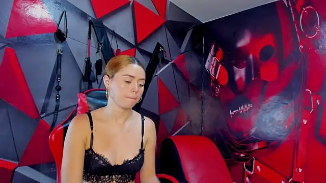 Snapshot of Hana_and_Zeta chatting on 12-19-25, 12:51 Hana and Zeta online show from 12-19-25, 12:51