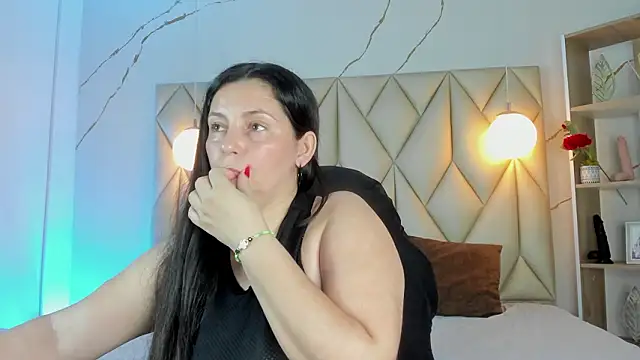 Snapshot of angelswets chatting on 02-12-26, 02:50 angelswets online show from 02-12-26, 02:50