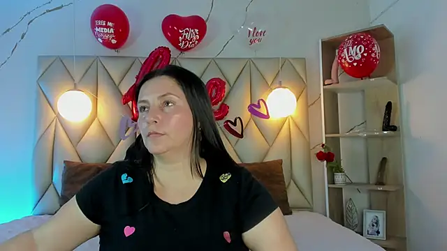 Snapshot of angelswets chatting on 02-14-26, 01:55 angelswets online show from 02-14-26, 01:55