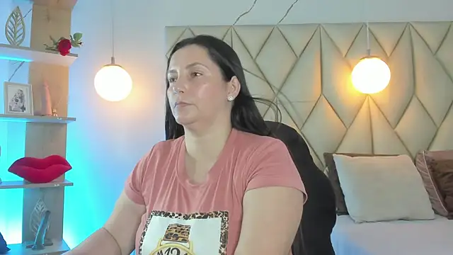 Snapshot of angelswets chatting on 05-06-26, 02:10 angelswets online show from 05-06-26, 02:10