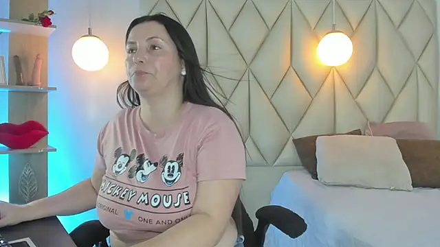 Snapshot of angelswets chatting on 05-16-26, 01:54 angelswets online show from 05-16-26, 01:54