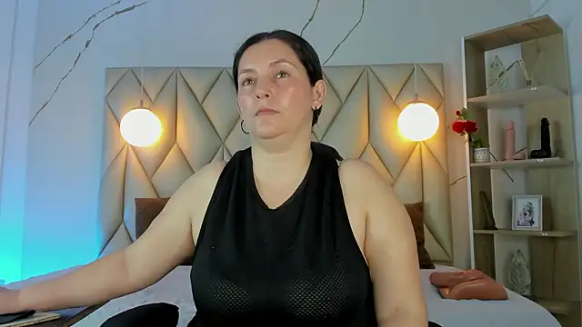 Snapshot of angelswets chatting on 02-07-26, 01:52 angelswets online show from 02-07-26, 01:52