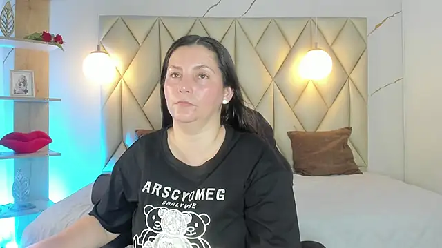Snapshot of angelswets chatting on 06-14-26, 01:12 angelswets online show from 06-14-26, 01:12