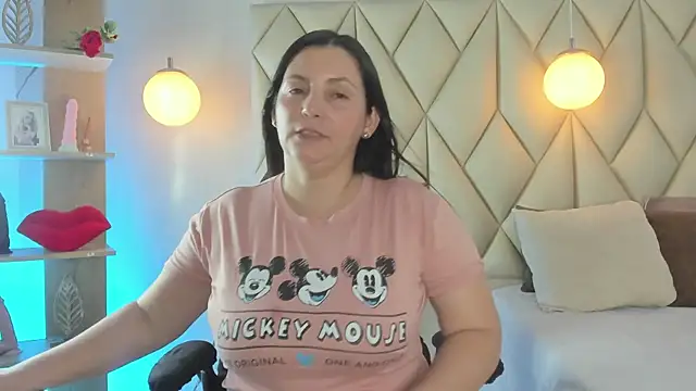 Snapshot of angelswets chatting on 04-27-26, 01:53 angelswets online show from 04-27-26, 01:53