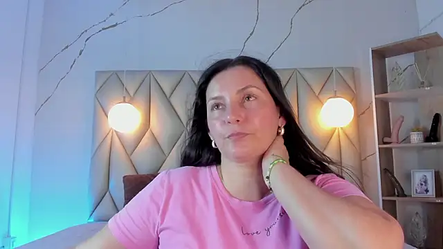 Snapshot of angelswets chatting on 02-05-26, 04:14 angelswets online show from 02-05-26, 04:14