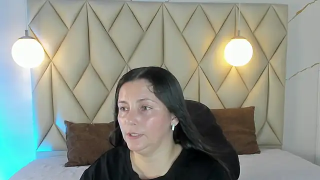 Snapshot of angelswets chatting on 07-11-26, 02:06 angelswets online show from 07-11-26, 02:06