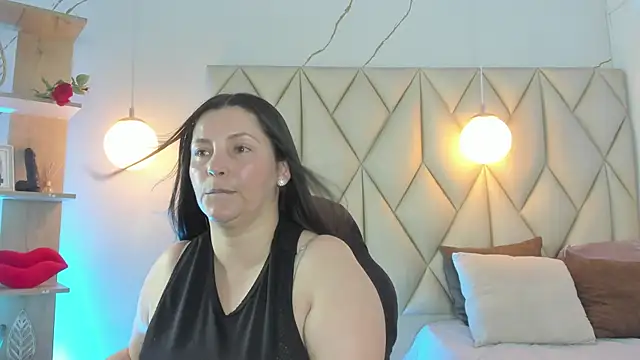 Snapshot of angelswets chatting on 05-07-26, 01:58 angelswets online show from 05-07-26, 01:58
