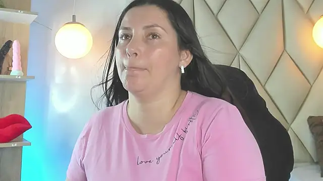 Snapshot of angelswets chatting on 04-24-26, 01:57 angelswets online show from 04-24-26, 01:57