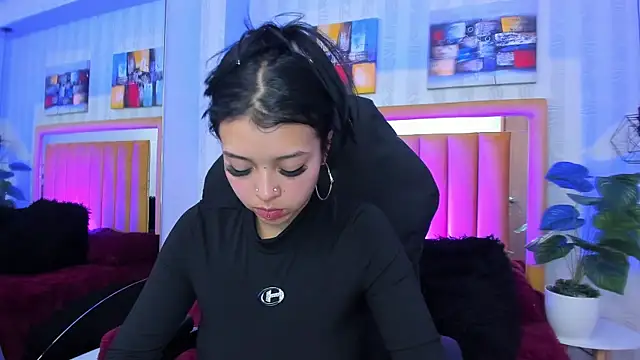 Snapshot of pettit_courtny chatting on 12-04-25, 08:08 pettit courtny online show from 12-04-25, 08:08