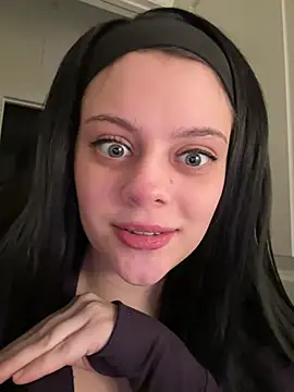 Snapshot of Sashabbay chatting on 02-21-26, 04:25 Sashabbay online show from 02-21-26, 04:25